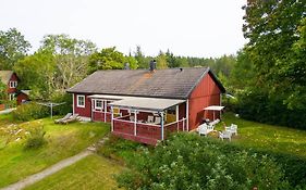 A Countryside Villa Close To Uppsala!